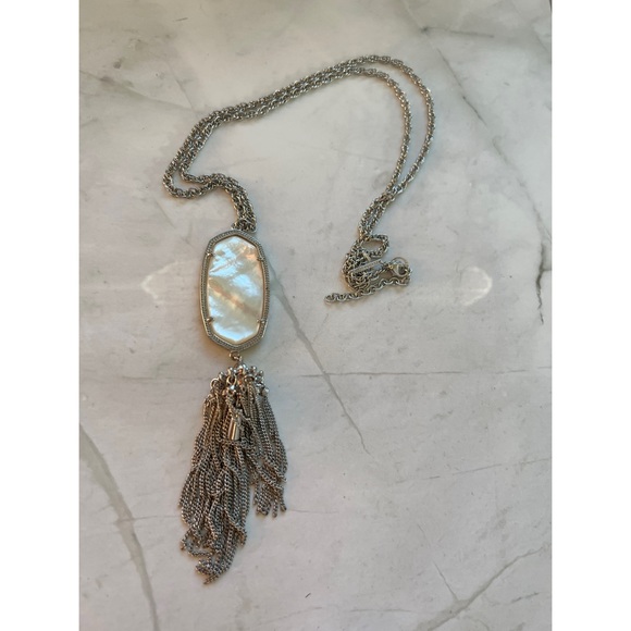 Kendra Scott Jewelry - Kendra Scott pearl white and silver necklace